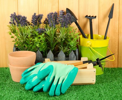 Careful hedge maintenance for a commercial premises in Turnhamgreen